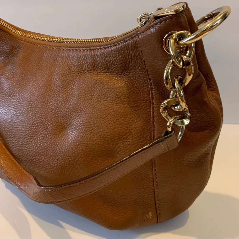Michael Kors adorable shoulder